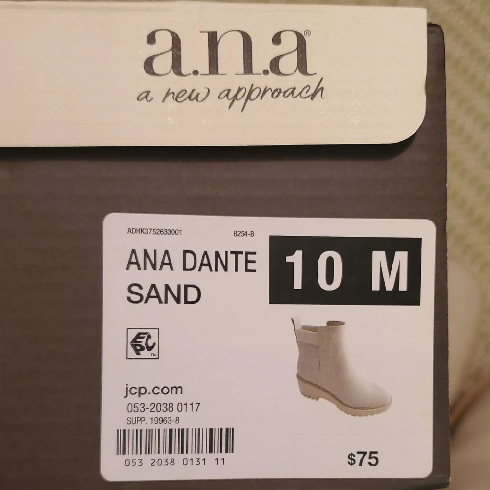 a.n.a Cream Ankle Booties‎ with Elastic Panels